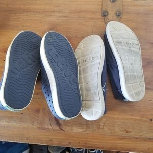 Toms Shoes - Toms Native Boys Lot of 2 Pairs of Shoes Toms Shoes - Toms Native Boys Lot of 2 Pairs of Shoes